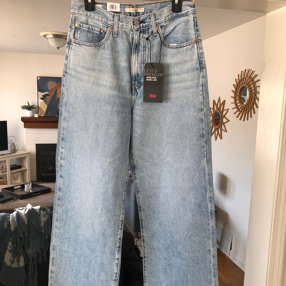 Levi’s Wide Leg Ribcage Jean